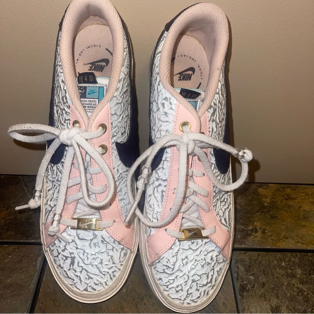 Nike Women's Court Legacy Shoes in Pink and White - Picture 2 of 6